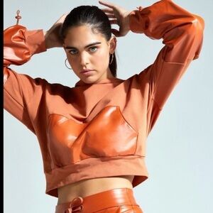 Noli Yoga Midnight Hood